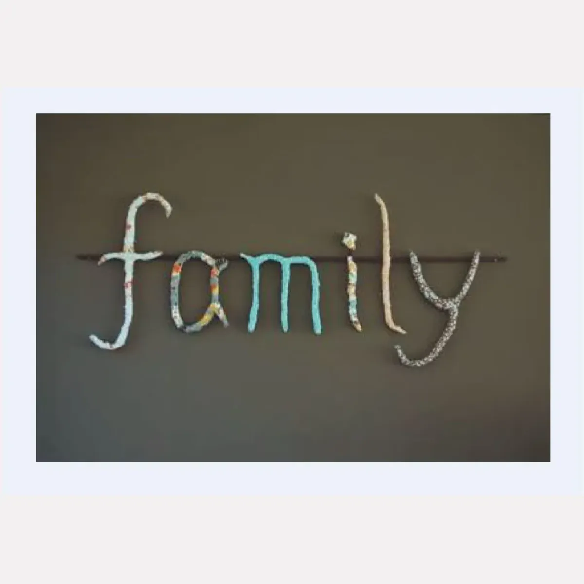 Ilustrasi Tanda Huruf Berbalut Kain