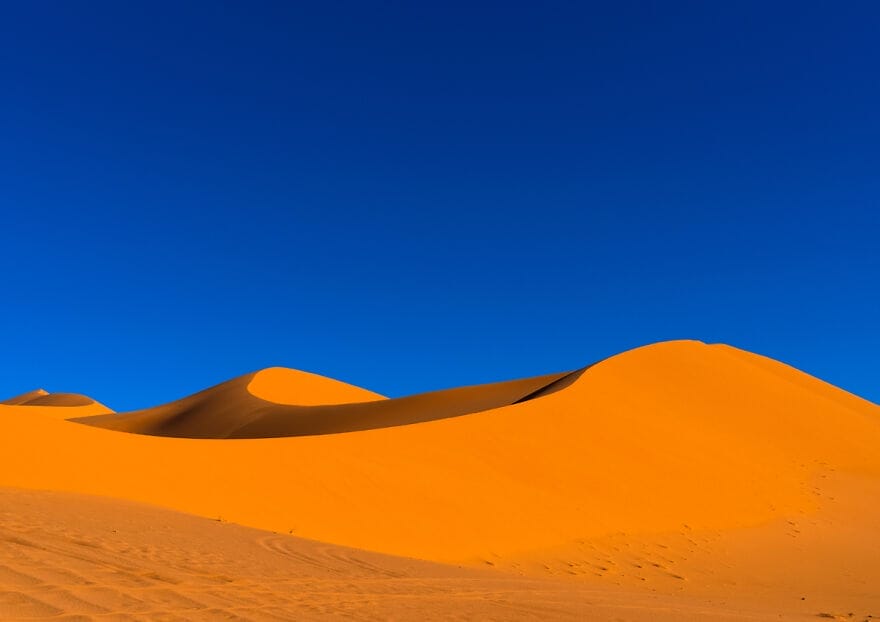 05 bukit pasir di gurun sahara taman nasional tassili najjer tadrart rouge aljazair