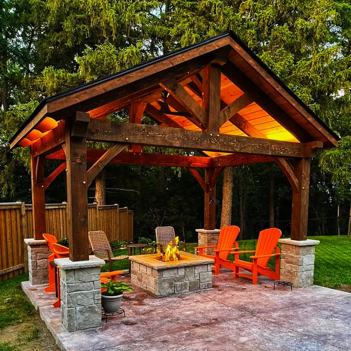 pergola gazebo kayu dengan perapian batu