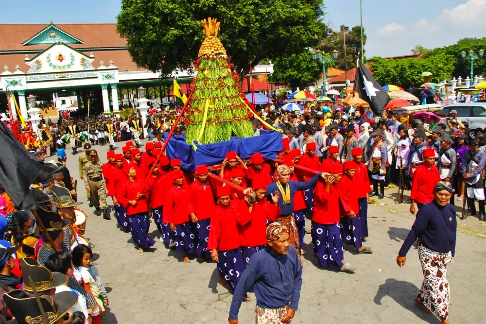 07 Grebeg Gunungan Yogyakarta