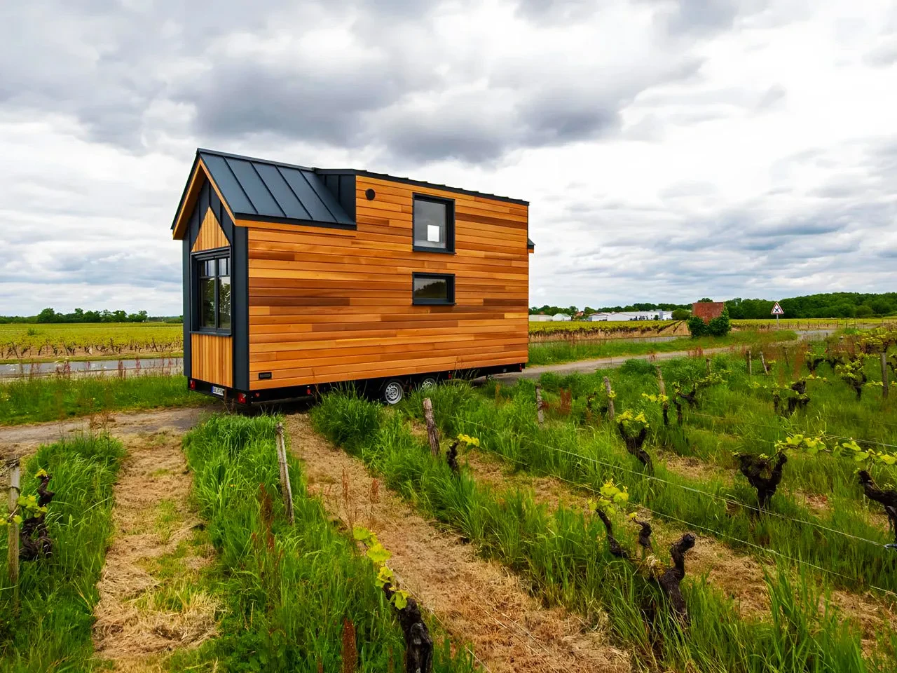 01 avalon tiny home yanko design 02