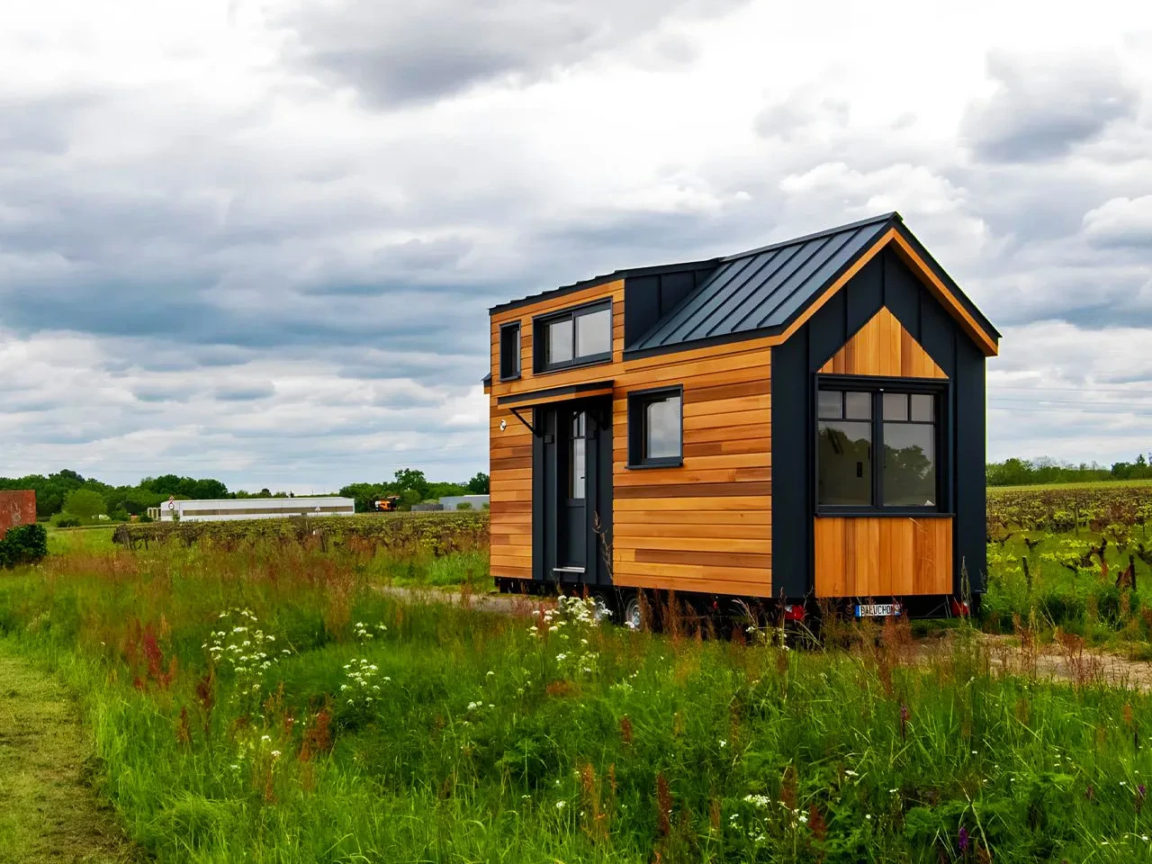 02 avalon tiny home yanko design 03