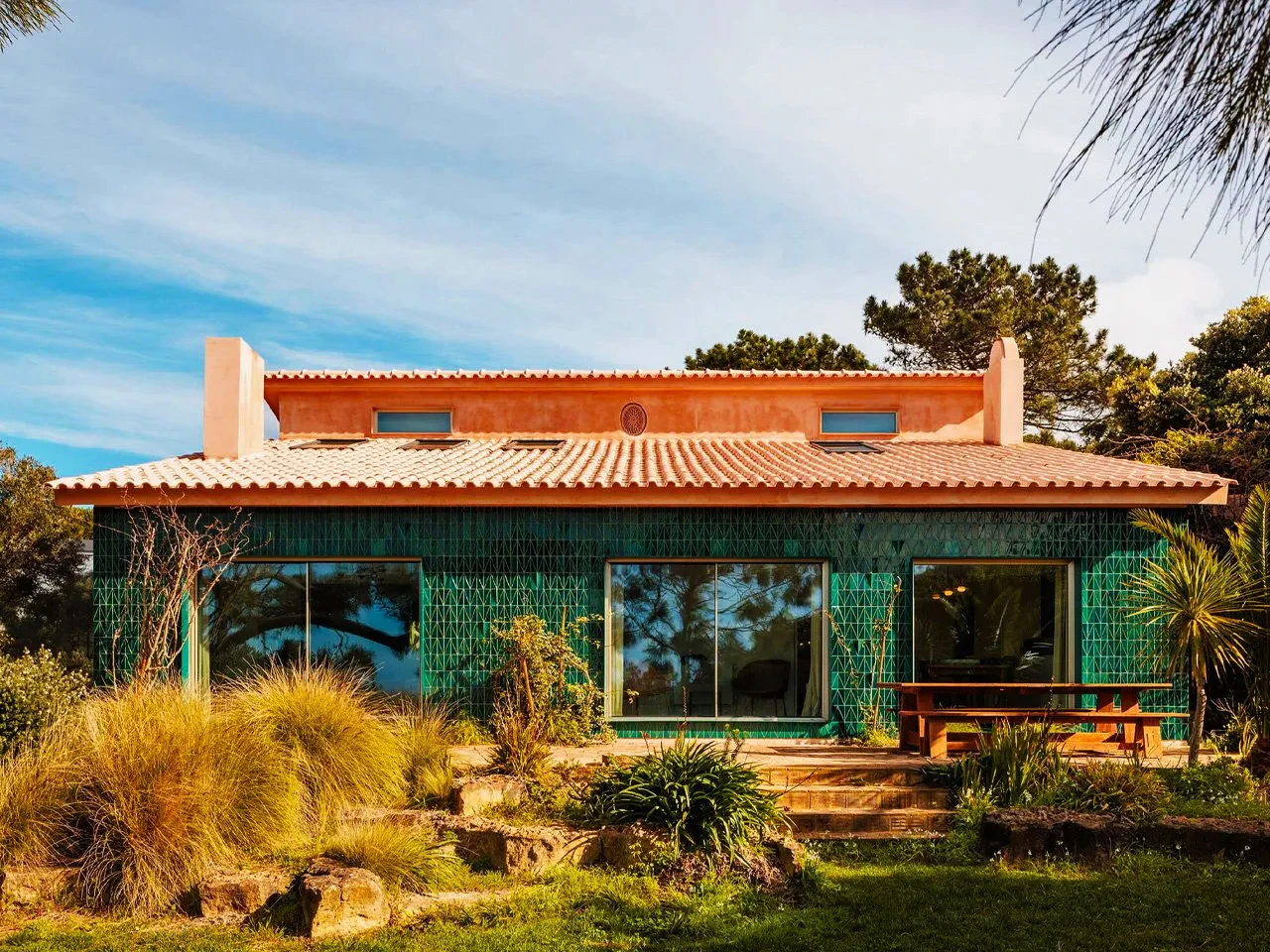 01 portugese windmill house yanko design 02