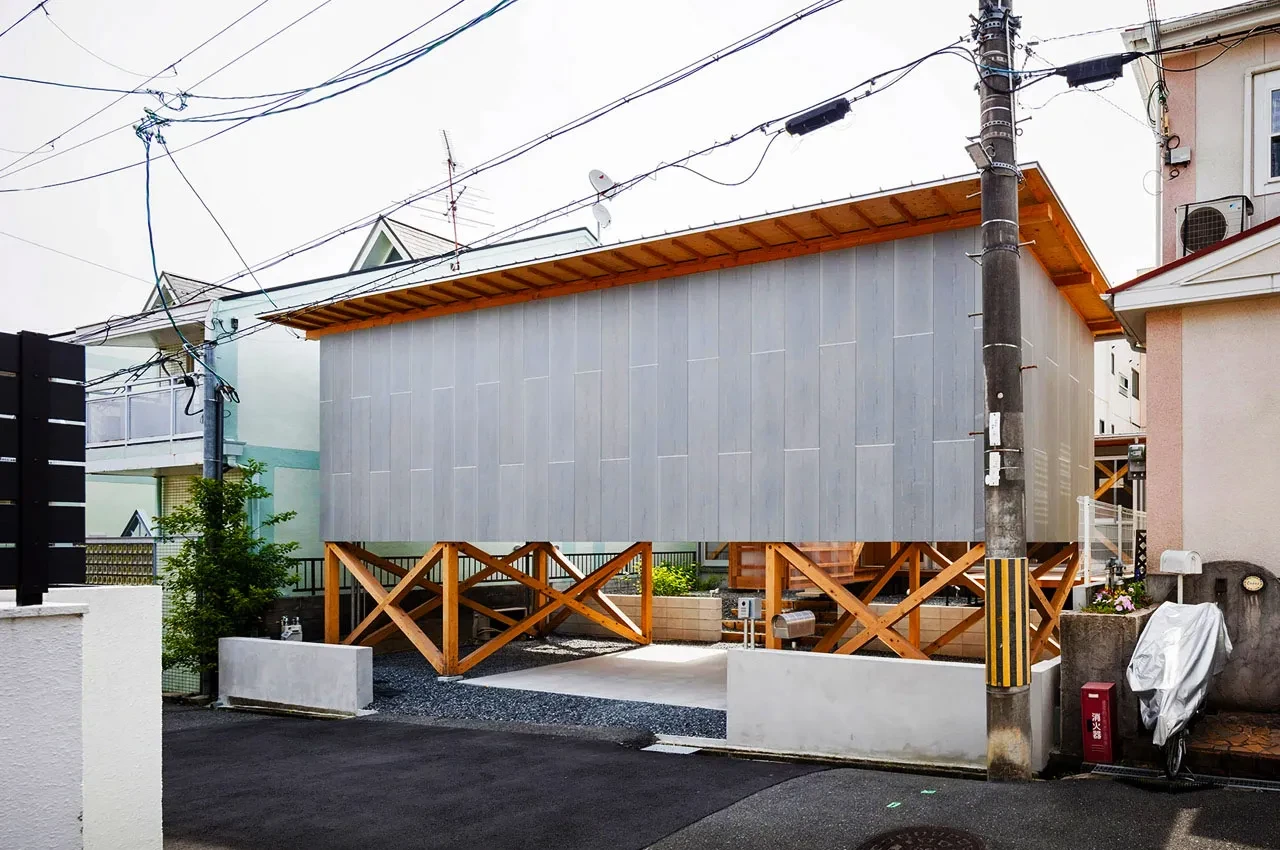 03 house on front yanko design 03
