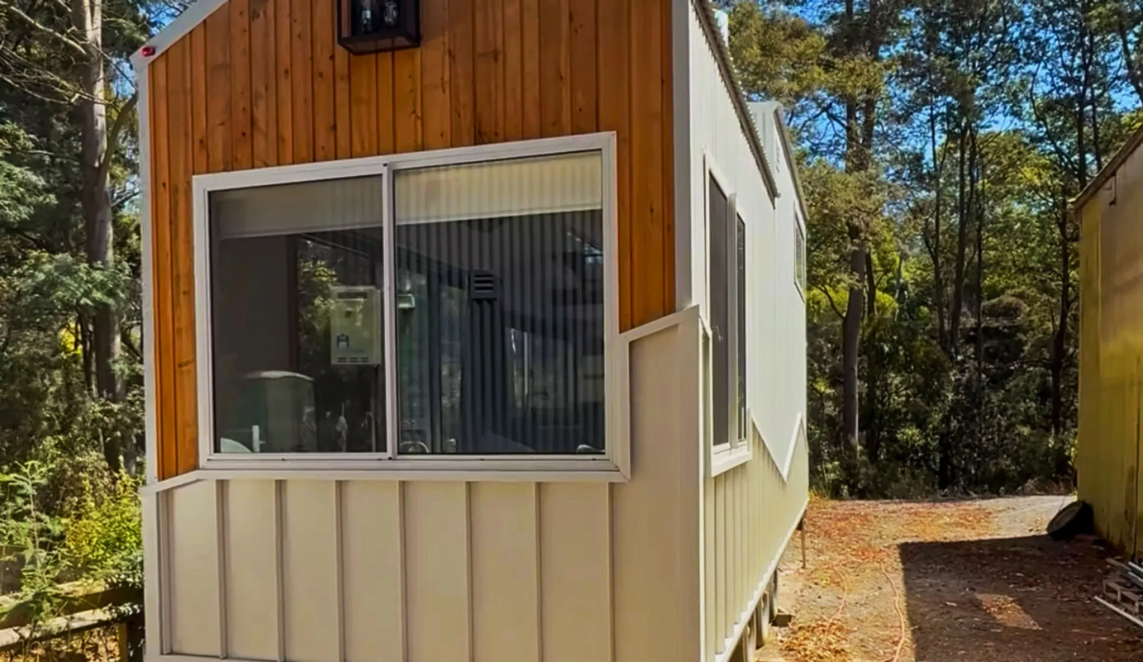 05 the tasmanian little sabi is one of this years most beautiful tiny homes 3