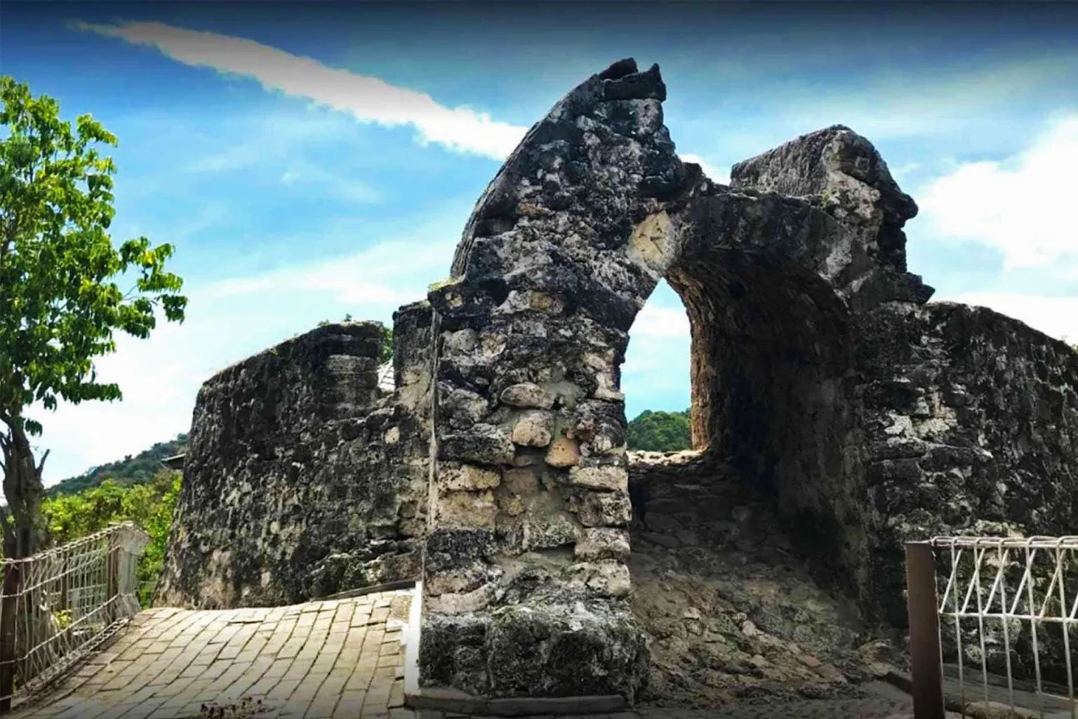 08 Benteng Otanaha