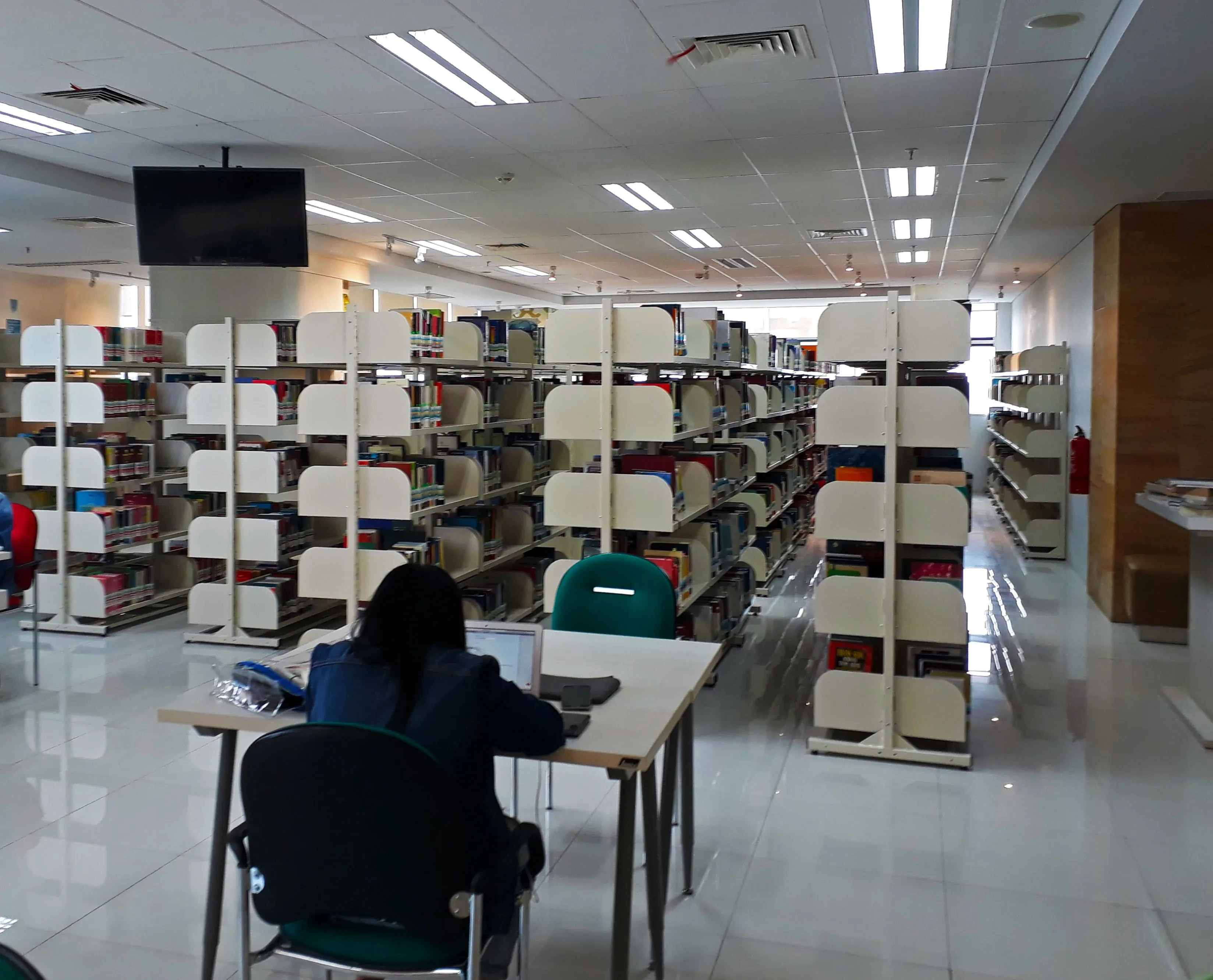 Ruang baca di Perpustakaan Nasional Republik Indonesia