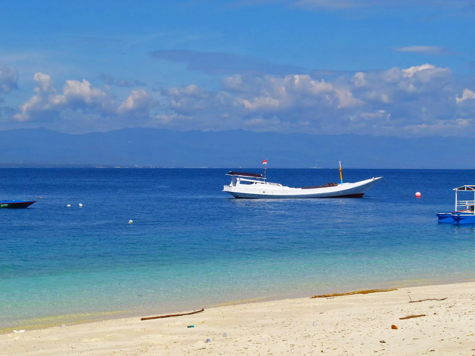01 PANTAI TANJUNG KARANG PALU backpackerjakarta com