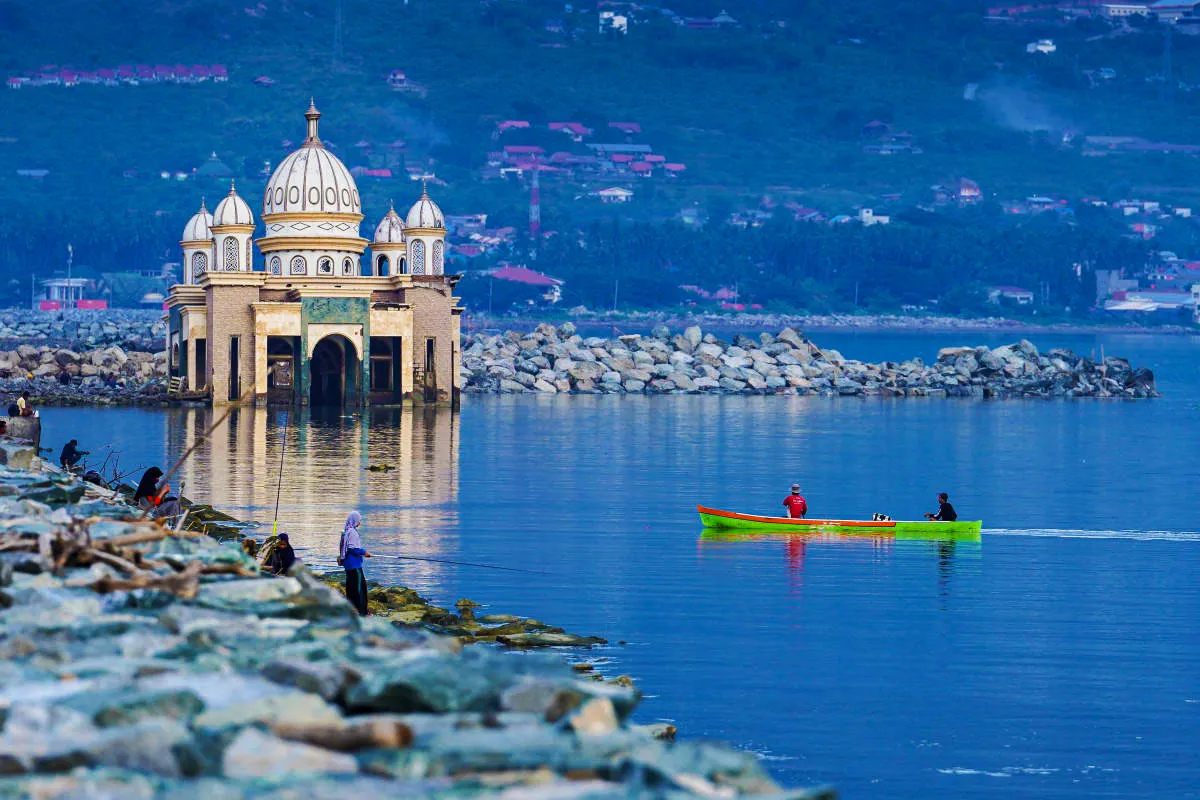 03 pantai talise sulawesi tengah ksmtour id