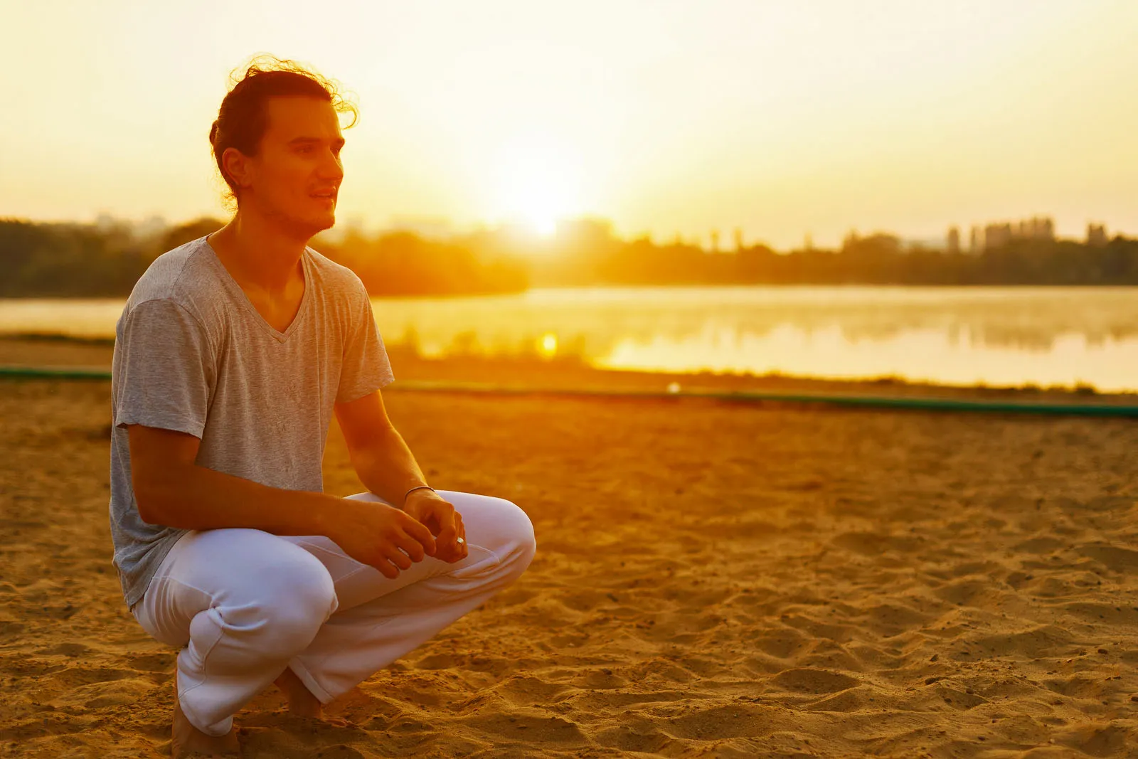 pria yang merasa bebas