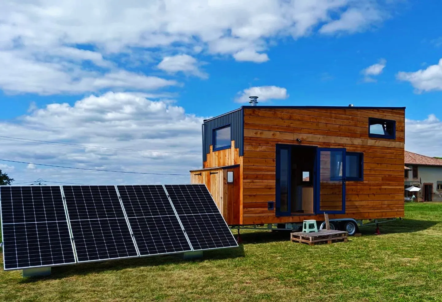 nomadic off grid tiny house