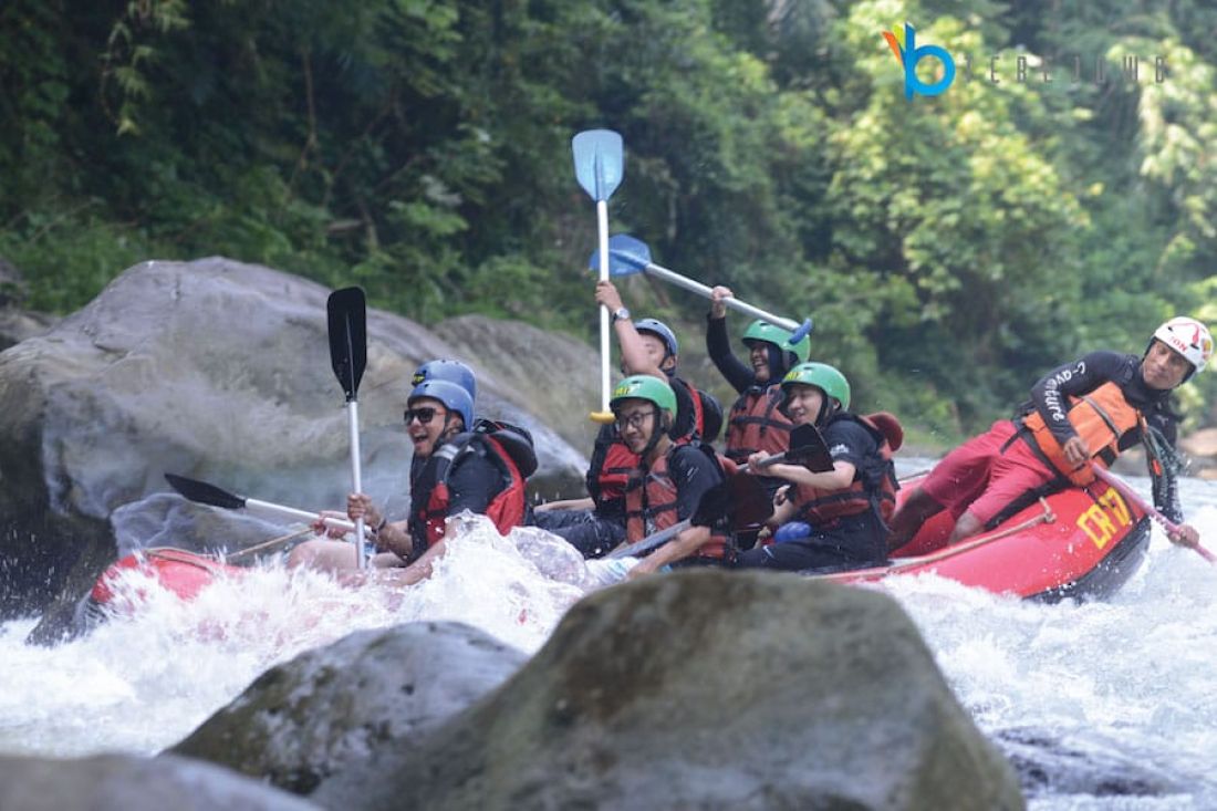 Ilustrasi Kegiatan Rafting