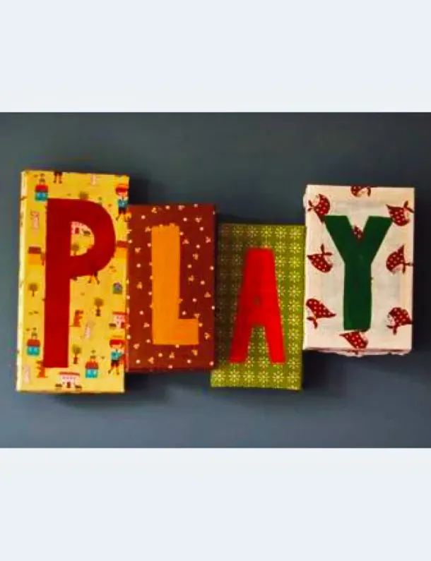 Ilustrasi Ubin Huruf (Letter Tiles)