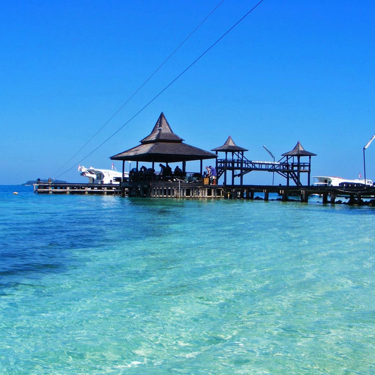 Ilustrasi Pelabuhan Kapal Di Kepulauan Seribu