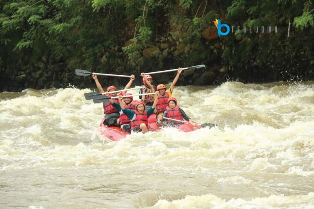 Ilustrasi Kegiatan Rafting Di Sungai Ciwulan