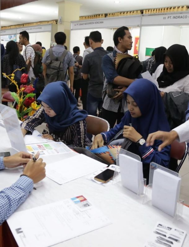 Ilustrasi Bursa Lowongan Kerja. Sumber: seremonia.id