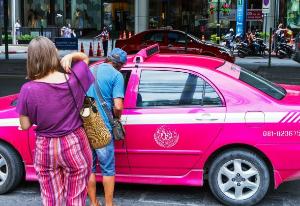 Ilustrasi Penipuan Dalam Perjalanan (3/6). Sumber: oversixty.co.nz