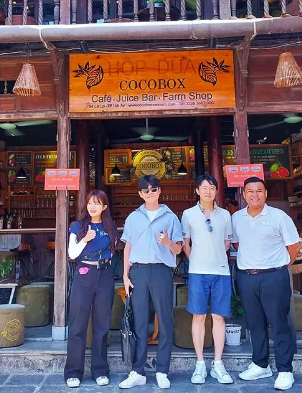 Ilustrasi Coffee Shop di Vietnam