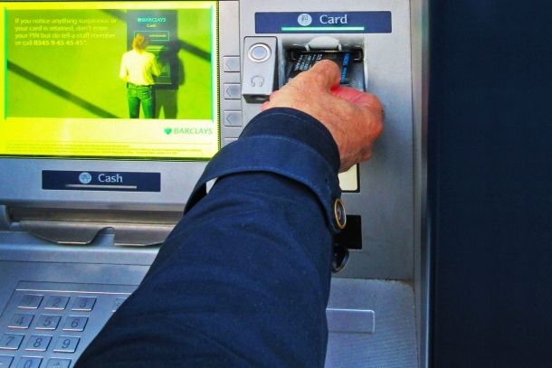 Ilustrasi Penipuan Dalam Perjalanan (4/6). Sumber: intltravelnews.com