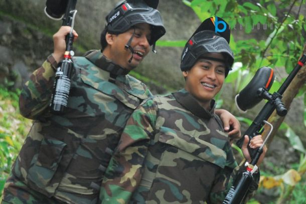 Ilustrasi Kegiatan Olahraga Paintball