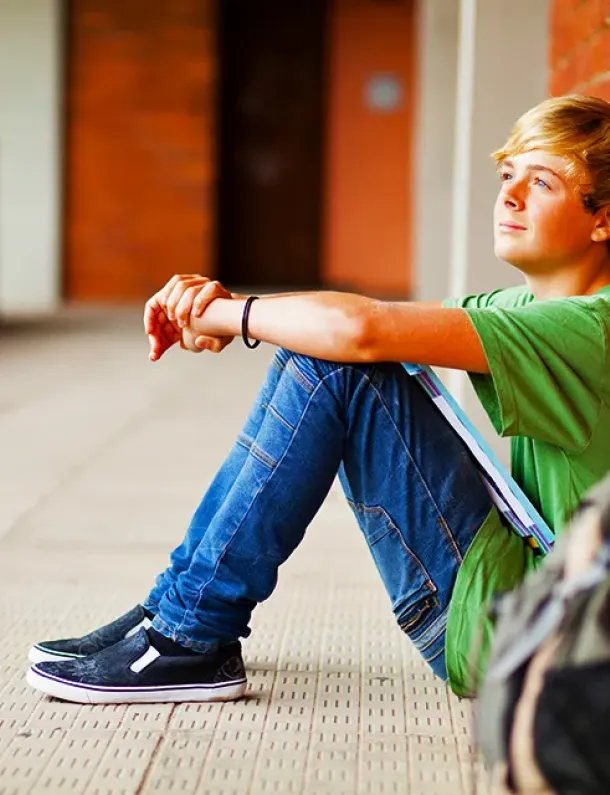 Ilustrasi Remaja Pria Dengan Harga Diri Yang Rendah