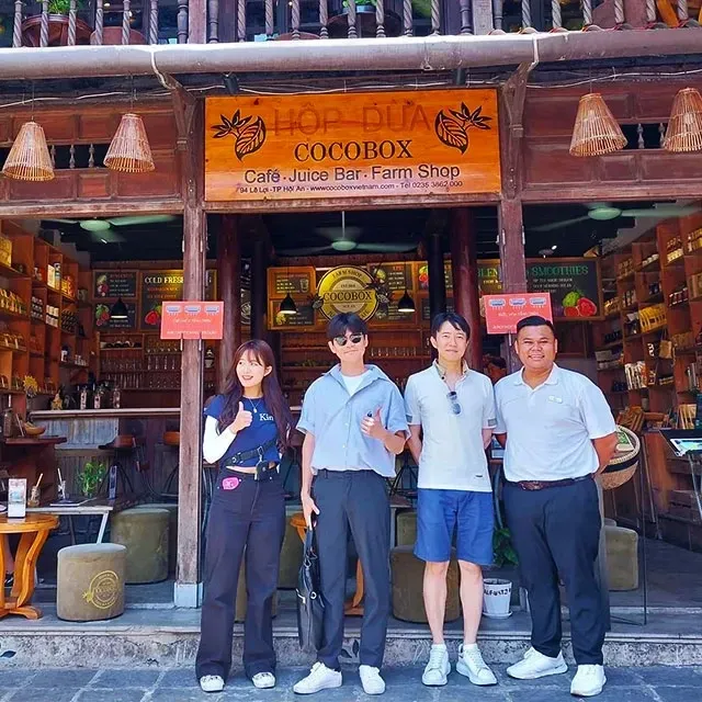 Ilustrasi Coffee Shop di Vietnam