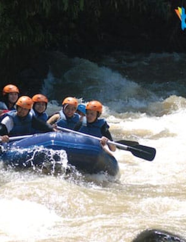 Ilustrasi Kegiatan Arung Jeram