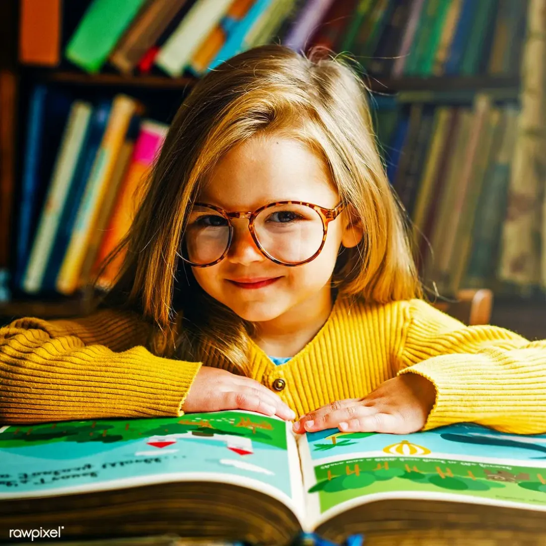 Ilustrasi Anak Perempuan Membaca Buku