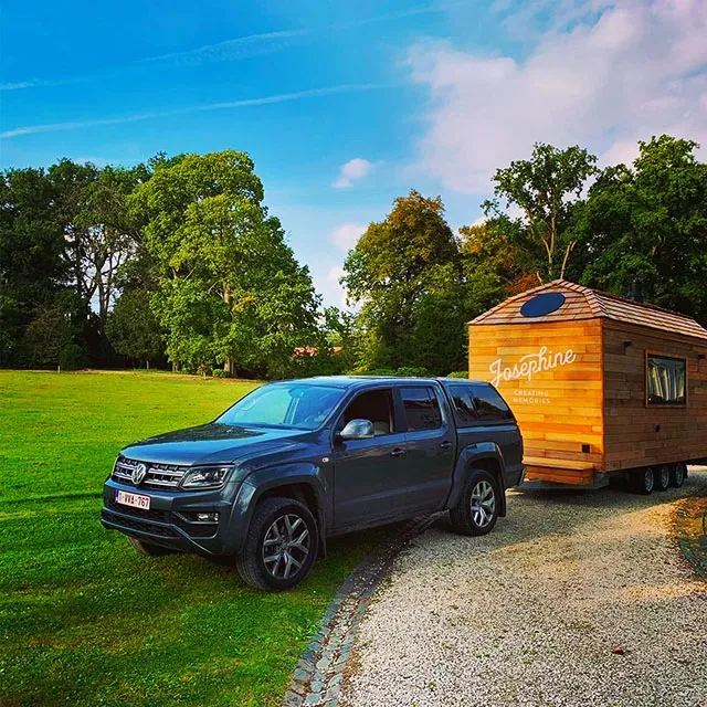 Tiny Josephine: Rumah Kayu dan Rustic